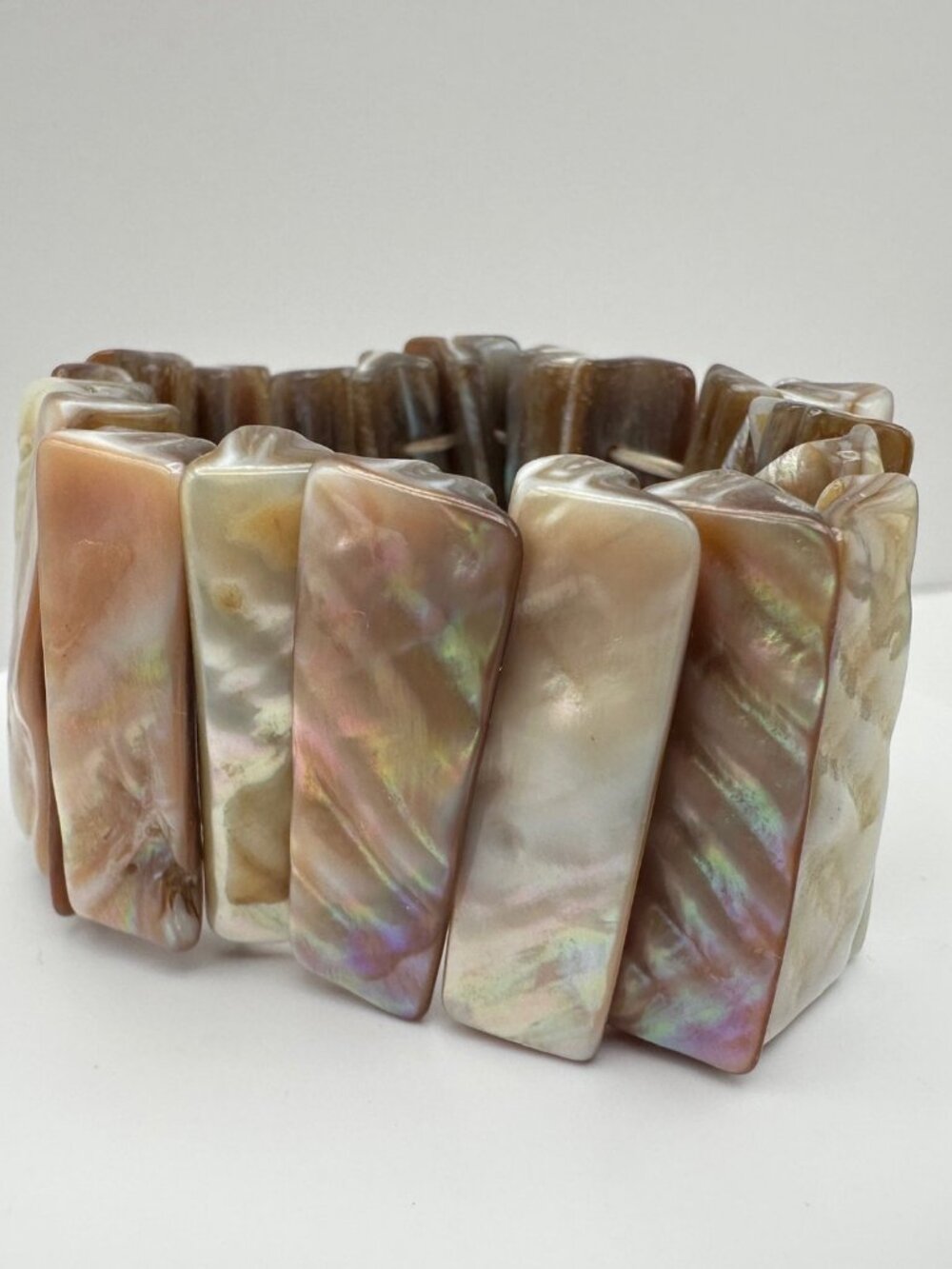 Vintage Y2K Mother of Pearl Shell Stretch Bracelet Iridescent Chunky Jewelry